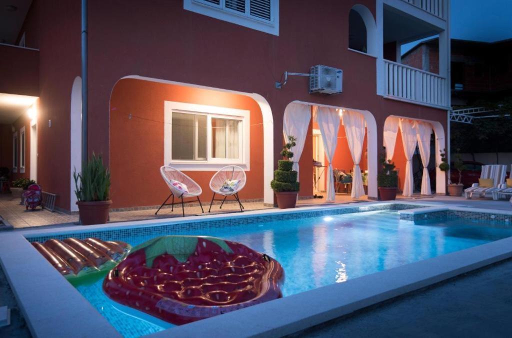 Villa J&J Apartments Residence With Swimming Pool Podstrana Zewnętrze zdjęcie