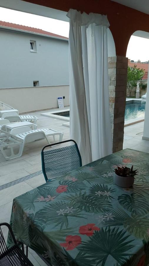 Villa J&J Apartments Residence With Swimming Pool Podstrana Zewnętrze zdjęcie