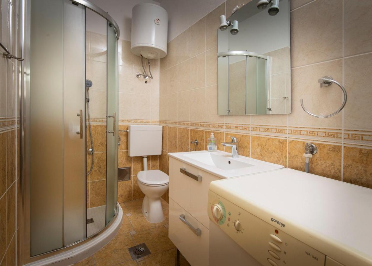 Villa J&J Apartments Residence With Swimming Pool Podstrana Zewnętrze zdjęcie