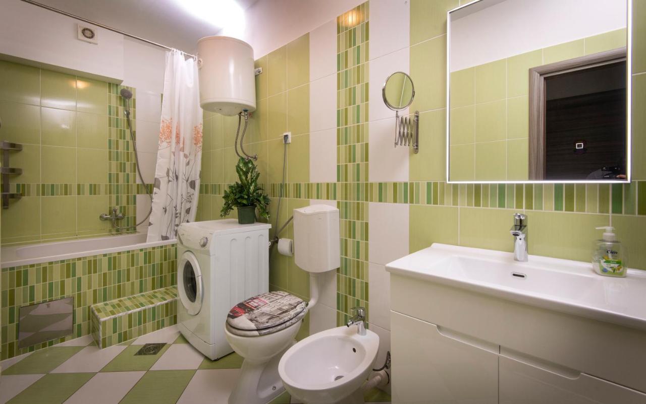 Villa J&J Apartments Residence With Swimming Pool Podstrana Zewnętrze zdjęcie